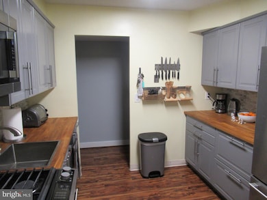 5909 Tamar Dr unit 4, Columbia, MD 21045 - photo 2