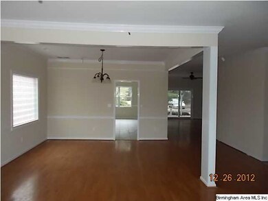 living room /dining