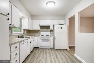 3042 Winter Pine Ct, Fairfax, VA 22031 - photo 6