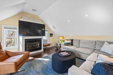 8-web-or-mls-83-bradford-st
