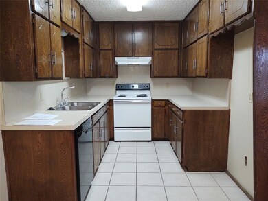 6525 Amundson Rd, North Richland Hills, TX 76182 - photo 3