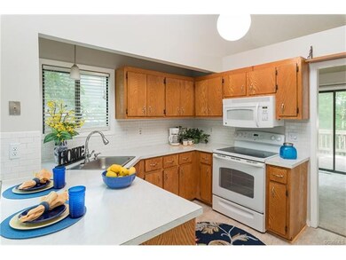 Kitchen, 10'x 9'8