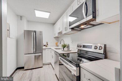 1325 18th St NW unit 301, Washington, DC 20036 - photo 6