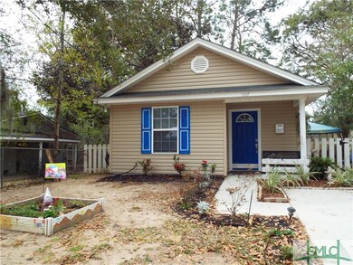 Cute Bungalow!