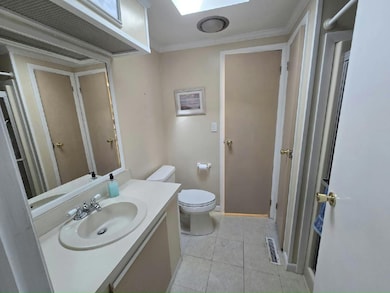 140711 Middle Rd unit 11, Calverton, NY 11933 - photo 6