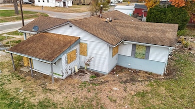 112 E 8th St, Tilton, IL 61833 - photo 6