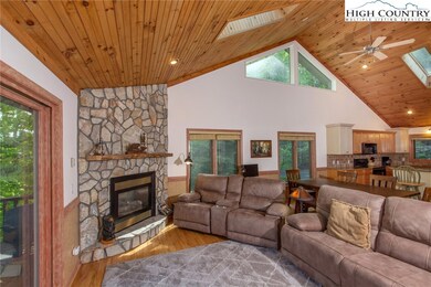 808 the Glens Blvd unit A, Banner Elk, NC 28604 - photo 6