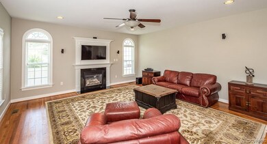 9367 Topfield Ct, Mechanicsville, VA 23116 - photo 7
