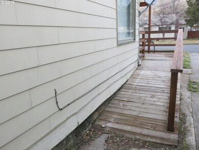 320 W Union Ave, Heppner, OR 97836 - photo 4