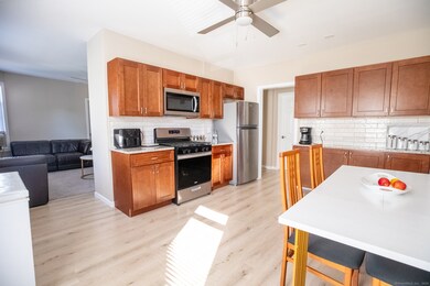 49 Woodland St, New Britain, CT 06051 - photo 2