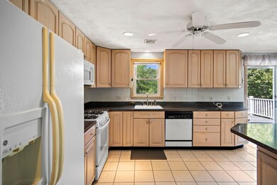 51 Caldwell Rd, Waltham, MA 02453 - photo 6