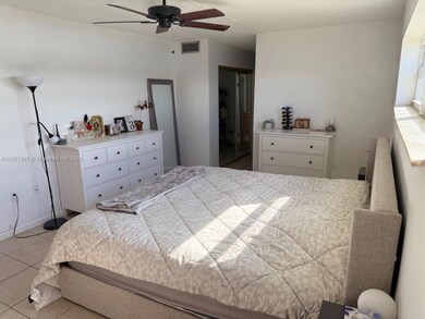 1670 NE 191st St unit 1153, Miami, FL 33179 - photo 3