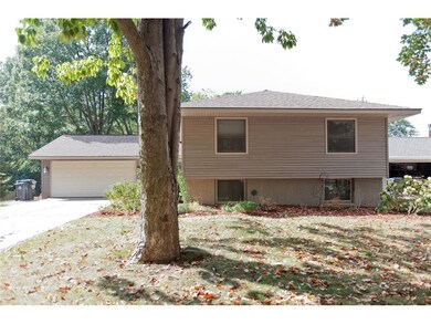 52 Julia Ann Dr NW, Cedar Rapids, IA 52405 - photo 2