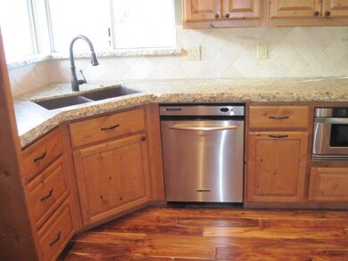 More Kitchen Photos