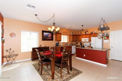 Eat-in Kitchen
