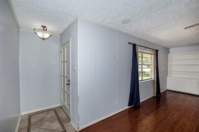 361 Windsor Square, Alvin, TX 77511 - photo 4