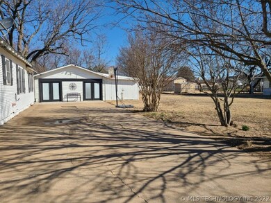 409 Broadway Ave, Eufaula, OK 74432 - photo 6