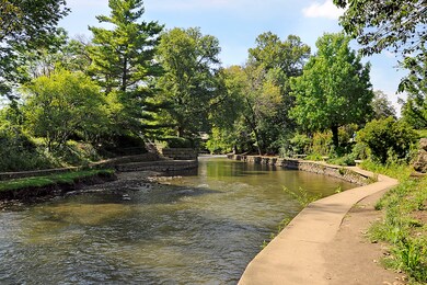 1040 N Webster St, Naperville, IL 60563 - photo 5