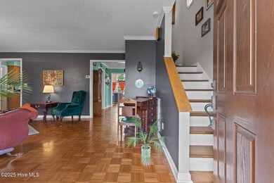 1033 Pearson living room and entry