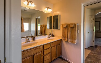 05 Master Suite-5085 bal