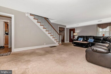 545 Broadview Rd, Upper Darby, PA 19082 - photo 4