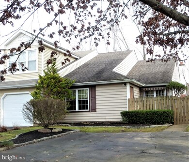 184 Raintree Ct, Langhorne, PA 19047 - photo 2
