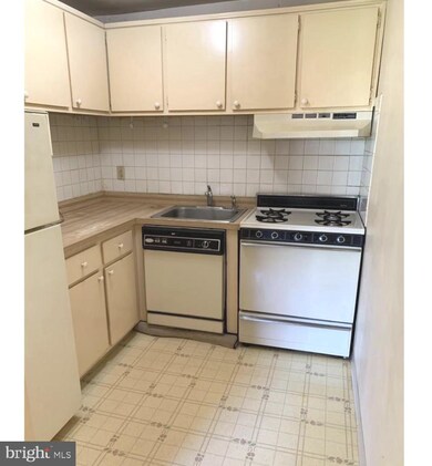 100 E Glenolden Ave unit O9, Glenolden, PA 19036 - photo 6