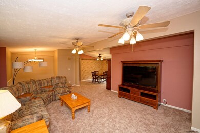 24 Pickering Ln, Troy, NY 12180 - photo 7