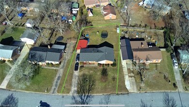 2515 Donlora Dr, Greensboro, NC 27407 - photo 2