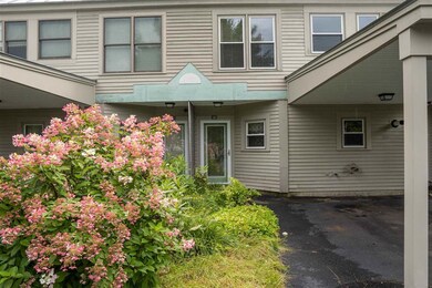 40 Wolf Rd unit 14, Lebanon, NH 03766 - photo 4