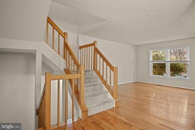 1602 Oak Spring Way, Reston, VA 20190 - photo 5