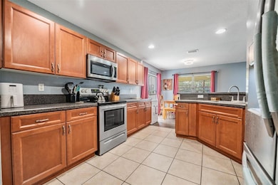 11367 Cocoa Beach Dr, Riverview, FL 33569 - photo 6