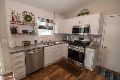 27210 US 12 Edw Kitchen