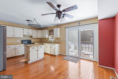 3921 Gatehouse Ln, Skippack, PA 19474 - photo 6