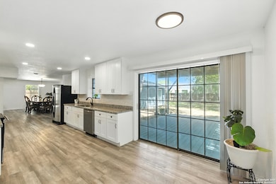 8265 Utopia Blvd, Selma, TX 78154 - photo 5