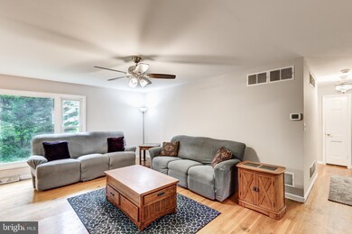 6102 Oak Hill Dr, Sykesville, MD 21784 - photo 7