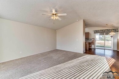 1401 Willow Creek Dr, Nampa, ID 83686 - photo 5