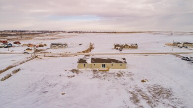 14984 Cochise St, Williston, ND 58801 - photo 3