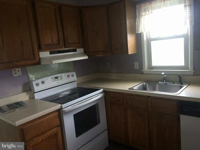 1015 10th St, Laurel, MD 20707 - photo 2