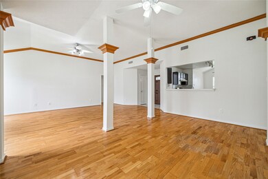 8411 Summertree Dr, Houston, TX 77040 - photo 5