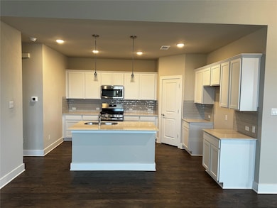 201 Pinnacle Ln unit 105, Niederwald, TX 78640 - photo 4