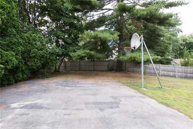 202 Bayberry Rd, Woonsocket, RI 02895 - photo 5