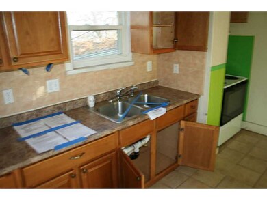 23 Chestnut St, Woonsocket, RI 02895 - photo 6