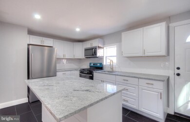 739 Walnut St, Camden, NJ 08103 - photo 4