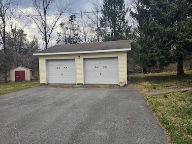 1111 Delabole Junction Rd, Pen Argyl, PA 18072 - photo 2