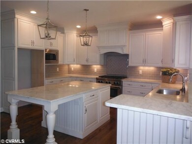 Kitchen - Fantastic kitchen w/cararra marble, ligh