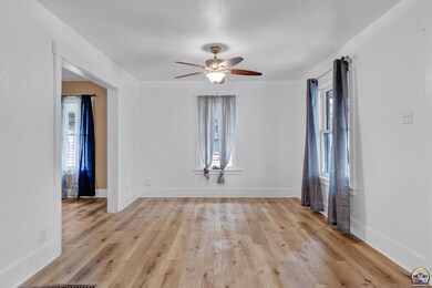 2016 SW 12th St, Topeka, KS 66604 - photo 6