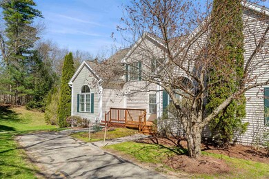 12 Echo Shore Dr, MerriMacK, NH 03054 - photo 2