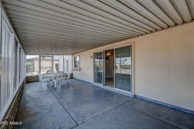 SCREENED-IN PATIO