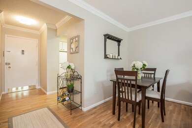 010-photo-dining-room-6322492